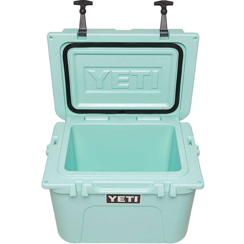 Yeti Roadie 20, 16-Can Cooler, Tan - Gillman Home Center