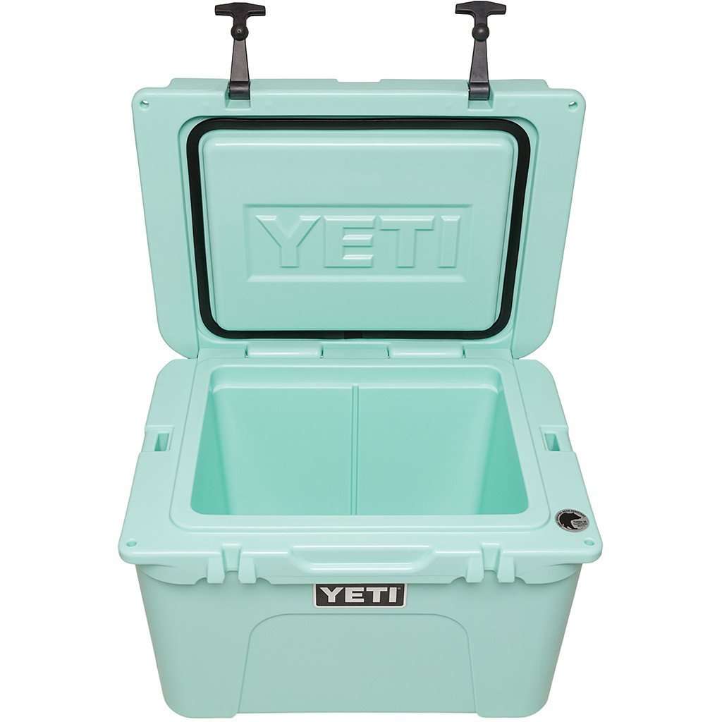 YETI Tundra Cooler 35 in Seafoam Green – Country Club Prep