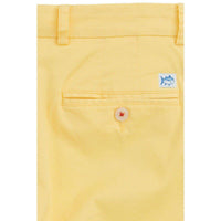 Summer Weight 9" Channel Marker Short in Sunshine by Southern Tide - Country Club Prep